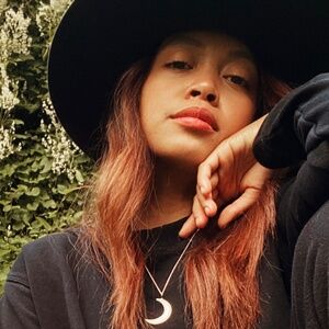 Meet your Posher, Goldie